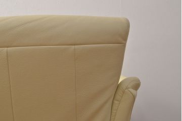 【買取】中古 美品 IDC大塚家具取り扱い 高級ブランド himolla(ヒモラ) Kassel(カッセル) 高級感ある佇まいの本革2人掛けソファ(定価約40万円)(二人掛けソファ、アームチェア)