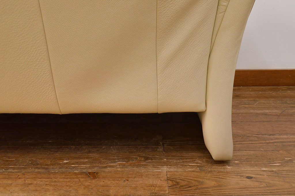 【買取】中古 美品 IDC大塚家具取り扱い 高級ブランド himolla(ヒモラ) Kassel(カッセル) 高級感ある佇まいの本革2人掛けソファ(定価約40万円)(二人掛けソファ、アームチェア)