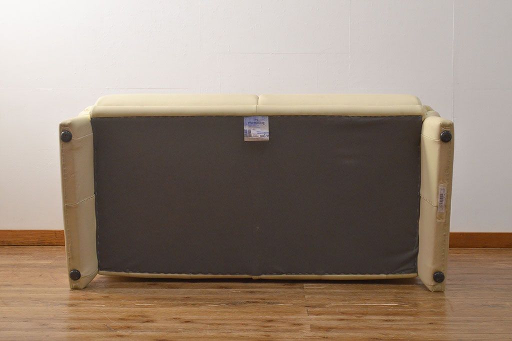 【買取】中古 美品 IDC大塚家具取り扱い 高級ブランド himolla(ヒモラ) Kassel(カッセル) 高級感ある佇まいの本革2人掛けソファ(定価約40万円)(二人掛けソファ、アームチェア)