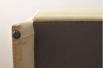 【買取】中古 美品 IDC大塚家具取り扱い 高級ブランド himolla(ヒモラ) Kassel(カッセル) 高級感ある佇まいの本革2人掛けソファ(定価約40万円)(二人掛けソファ、アームチェア)