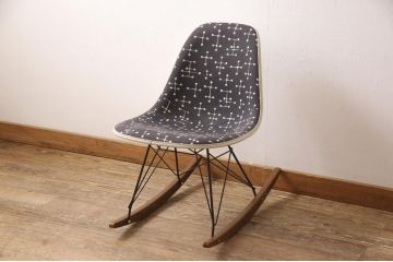 【買取】Hermanmiller(ハーマンミラー)　イームズシェルチェア　ロッカーベース　アップホルスターを買取ました。