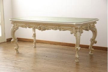 【買取】SILIK(シリック)　ガラス天板付きダイニングテーブルを買取りました。(定価約100万円)