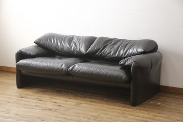 【買取】Cassina(カッシーナ)　MARALUNGA(マラルンガ)　本革(レザー)　2人掛けソファ(定価約180万円)を買取ました。