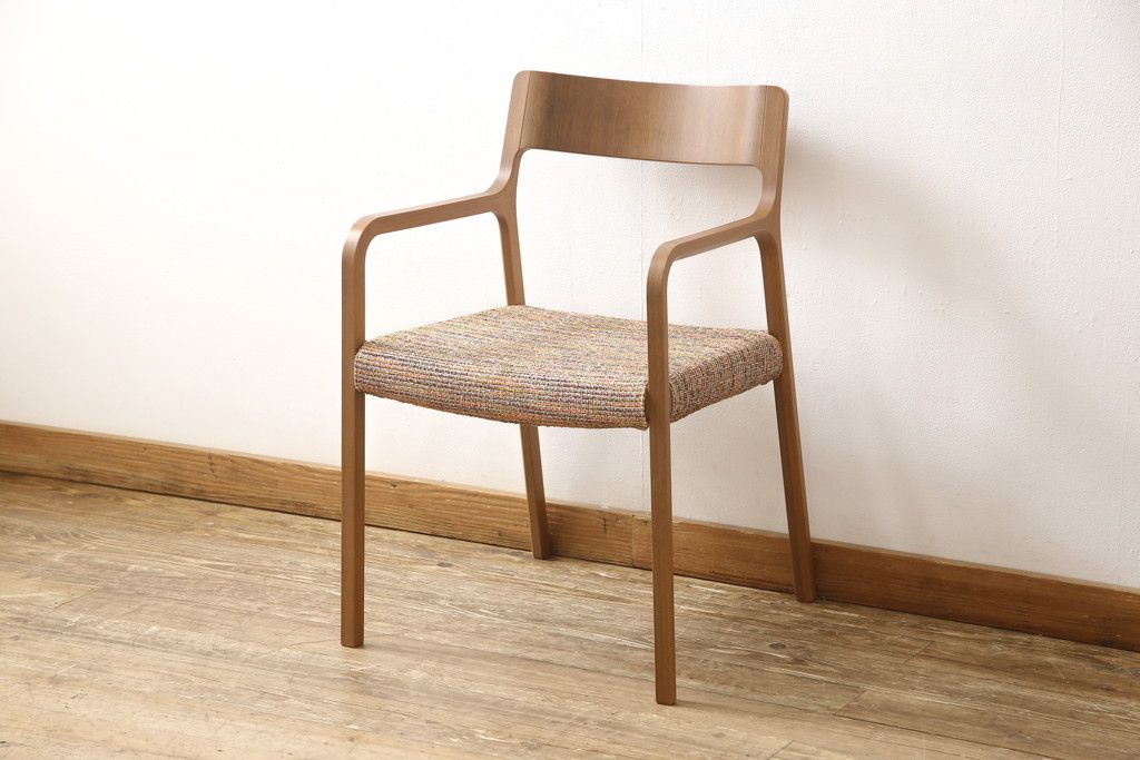 【買取】arflex(アルフレックス) RINN(リン)シリーズ 細身ライン ウォールナット材製アームチェアを買取りました。(定価約68000円)