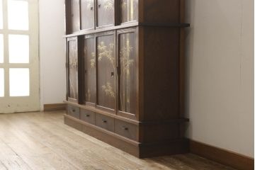 【買取】最高級　指物家具　金蒔絵　神代杉・桑材・桐材使用　大型茶棚を買取りました