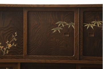 【買取】最高級　指物家具　金蒔絵　神代杉・桑材・桐材使用　大型茶棚を買取りました