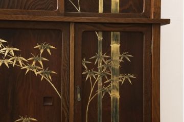【買取】最高級　指物家具　金蒔絵　神代杉・桑材・桐材使用　大型茶棚を買取りました