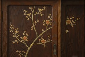 【買取】最高級　指物家具　金蒔絵　神代杉・桑材・桐材使用　大型茶棚を買取りました