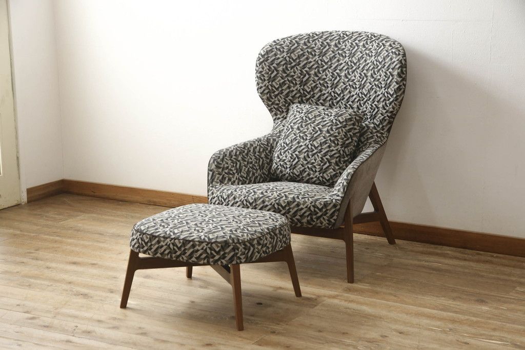 【買取】arflex(アルフレックス) GIULIO(ジュリオ) ラウンジチェアとオットマン、クッションのセットを買取りました。(定価約60万円)