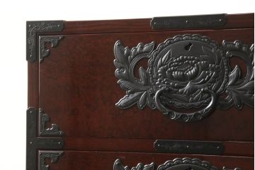 【買取】木地呂塗り　三方欅(ケヤキ)材　玉杢　民芸仙台箪笥　　特注収納箪笥(整理箪笥、衣装たんす、和タンス)を買取りました。