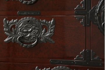 【買取】木地呂塗り　三方欅(ケヤキ)材　玉杢　民芸仙台箪笥　　特注収納箪笥(整理箪笥、衣装たんす、和タンス)を買取りました。