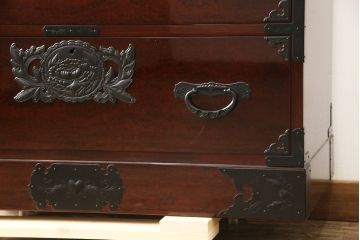 【買取】木地呂塗り　三方欅(ケヤキ)材　玉杢　民芸仙台箪笥　　特注収納箪笥(整理箪笥、衣装たんす、和タンス)を買取りました。