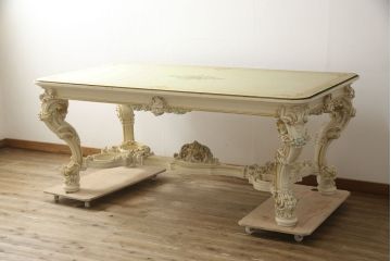 【買取】イタリア高級家具　SILIK(シリック)　ロココ調　ダイニングテーブルを買取りました。