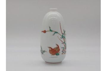 【骨董買取】人間国宝 十三代 酒井田柿右衛門 錦 粟鶉文 花瓶(共箱付き、濁手、磁器、陶磁器、赤絵、花器、色絵、作家物)を買取りました