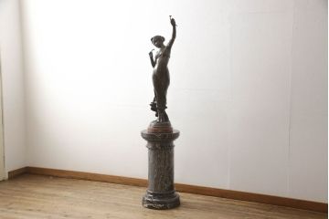 【古美術買取】フランス製　AVRIL　ブロンズ像(オブジェ、店舗什器)を買取りました。