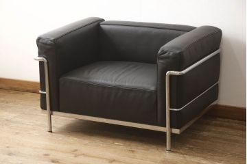 【買取】Cassina(カッシーナ)　ル・コルビュジエ(Le Corbusier)　LC3　1人掛けソファを買取りました。(定価約98万円)