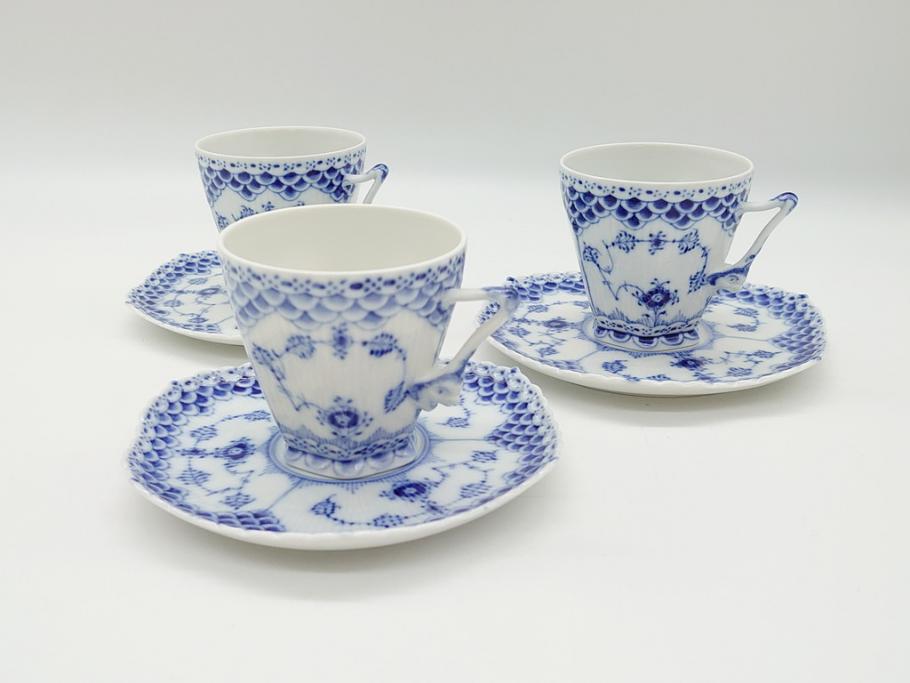 【骨董買取】デンマーク ROYAL COPENHAGEN(ロイヤルコペンハーゲン) ブルーフルーテッド フルレース コーヒーカップ&ソーサー(洋食器)(定価165000円)を買取りました。