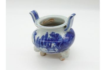【骨董買取】江戸期　染付　山水図　双耳　三足　香炉(猫脚、獣足、三つ足)を買取りました。