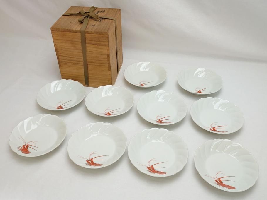 【骨董買取】十二代 酒井田柿右衛門(Sakaida Kakiemon) 錦海老画 中皿(和食器、和皿)を買取りました。