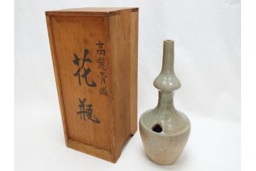 【骨董買取】時代物　高麗青磁　一味違ったディスプレイが叶う花瓶を買取りました
