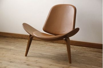 【買取】ウォールナット材　本革(レザー)　カール・ハンセン&サン(Carl Hansen&S?n) Hans J Wegner(ハンス・J・ウェグナー)デザイン　CH07　シェルチェアを買取りました。(定価約50万円)