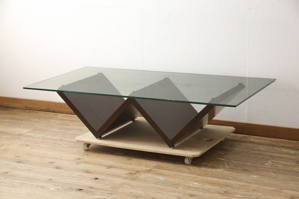 【買取】arflex(アルフレックス) MONTAGNA(モンターニャ) W字型の脚 センターテーブルを買取りました。(定価約20万円)