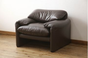 【買取】Cassina(カッシーナ)　MARALUNGA(マラルンガ)　1人掛けソファを買取りました。