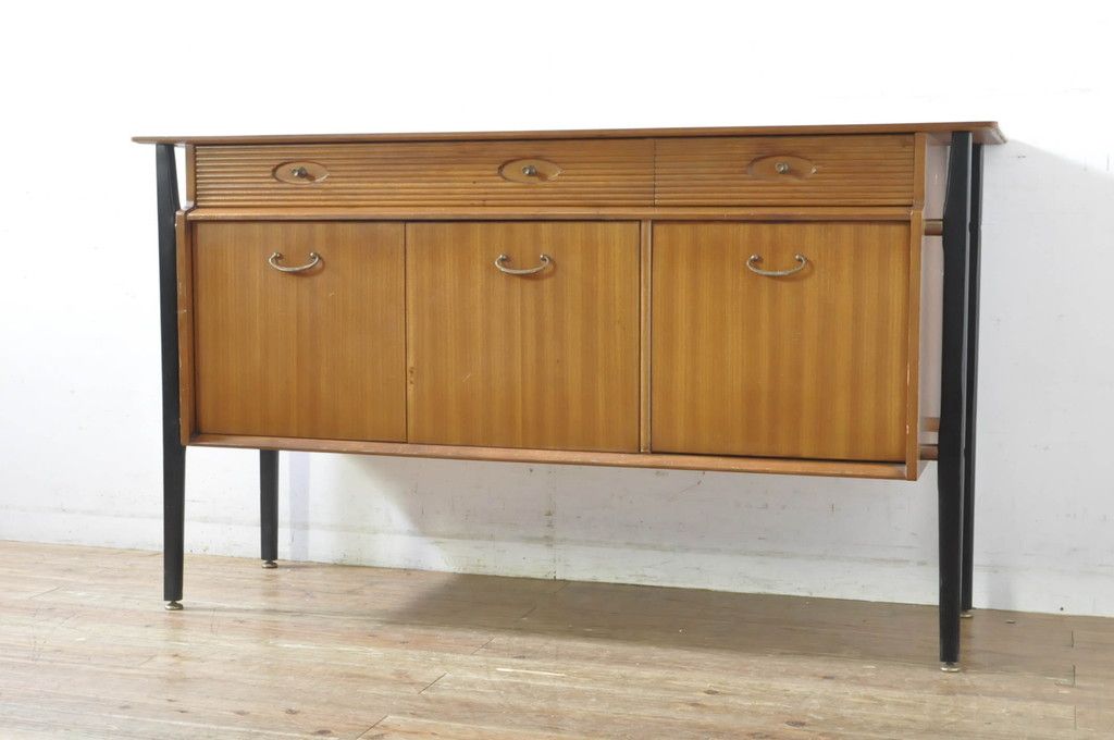 【買取】イギリスビンテージ　nathan(ネイサン)社　希少モデル!　チーク材　サイドボードを買取りました。