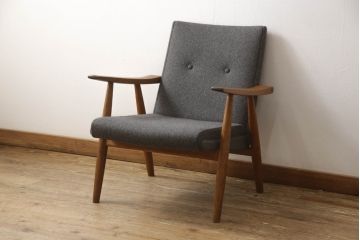 【買取】Lloyd's Antiques(ロイズ・アンティークス)取り扱い　デンマークビンテージ　GETAMA(ゲタマ)　Hans J Wegner(ハンス・J・ウェグナー)　GE260　オーク材　1人掛けソファを買取りました。