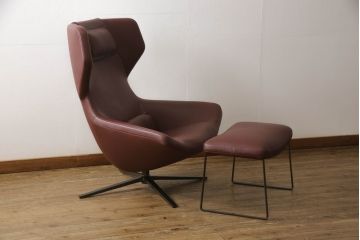 【買取】B&B Italia　Jeffrey Bernett(ジェフリー・バーネット)　Metropolitan'14(メトロポリタン)　 ARMCHAIRS(Steel base frame)　本革(レザー)　アームチェア&オットマンのセット(1人掛けソファ、一人掛けソファ、回転椅子、回転イス、ラウンジチェア、フットスツール)を買取りました。