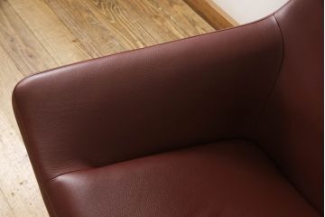 【買取】B&B Italia　Jeffrey Bernett(ジェフリー・バーネット)　Metropolitan'14(メトロポリタン)　 ARMCHAIRS(Steel base frame)　本革(レザー)　アームチェア&オットマンのセット(1人掛けソファ、一人掛けソファ、回転椅子、回転イス、ラウンジチェア、フットスツール)を買取りました。