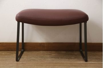 【買取】B&B Italia　Jeffrey Bernett(ジェフリー・バーネット)　Metropolitan'14(メトロポリタン)　 ARMCHAIRS(Steel base frame)　本革(レザー)　アームチェア&オットマンのセット(1人掛けソファ、一人掛けソファ、回転椅子、回転イス、ラウンジチェア、フットスツール)を買取りました。