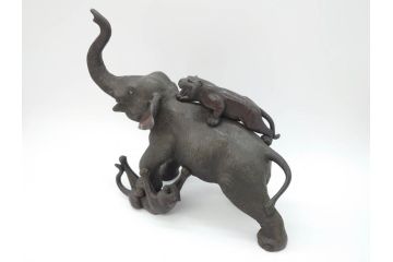 【古美術買取】金工師　塚原常光作(Tsukahara Tsunemitsu)　象とライオンの戦い　ブロンズ像(ゾウ、トラ、置物、オブジェ)を買取りました。