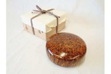 【骨董買取】人間国宝　川北良造(Kawakita Ryozo)　栃杢　金象嵌　食籠(喰篭、食篭、菓子器、菓子入れ、漆器)を買取りました。