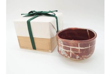 【骨董買取】青龍洞　志野　4.1寸　茶碗(茶道具、花押、志埜、立花大亀、茶器、抹茶碗、和食器、四寸一分)を買取りました。