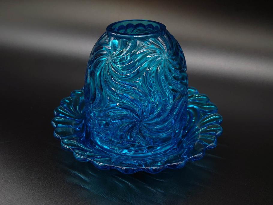 【骨董買取】フランス Baccarat オールドバカラ ロザース(ROSACES) ミュルティプル キャンドルスタンド 燭台 常夜灯 ヴェイユーズ(DEPOSE、フルレッドクリスタルガラス、ろうそく立て)を買取りました。
