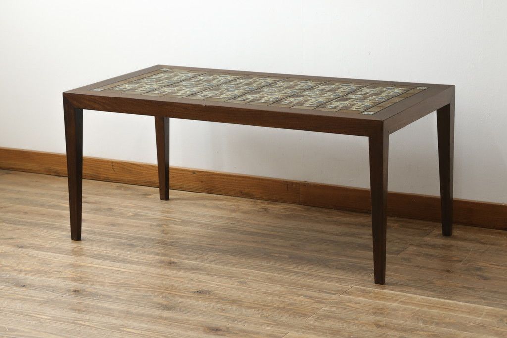 【骨董買取】デンマークビンテージ ROYAL COPENHAGEN(ロイヤルコペンハーゲン)×HASLEV(ハスレヴ) BACA(バッカ)シリーズ チーク材 ローテーブル(センターテーブル、コーヒーテーブル、リビングテーブル、ヴィンテージ、北欧)を買取りました。