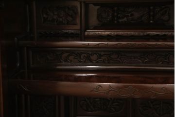 お仏壇をコンパクトにリメイク!指定サイズにリサイズし、外扉や灯篭、配線コードなども撤去。