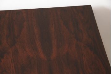 お仏壇をコンパクトにリメイク!指定サイズにリサイズし、外扉や灯篭、配線コードなども撤去。
