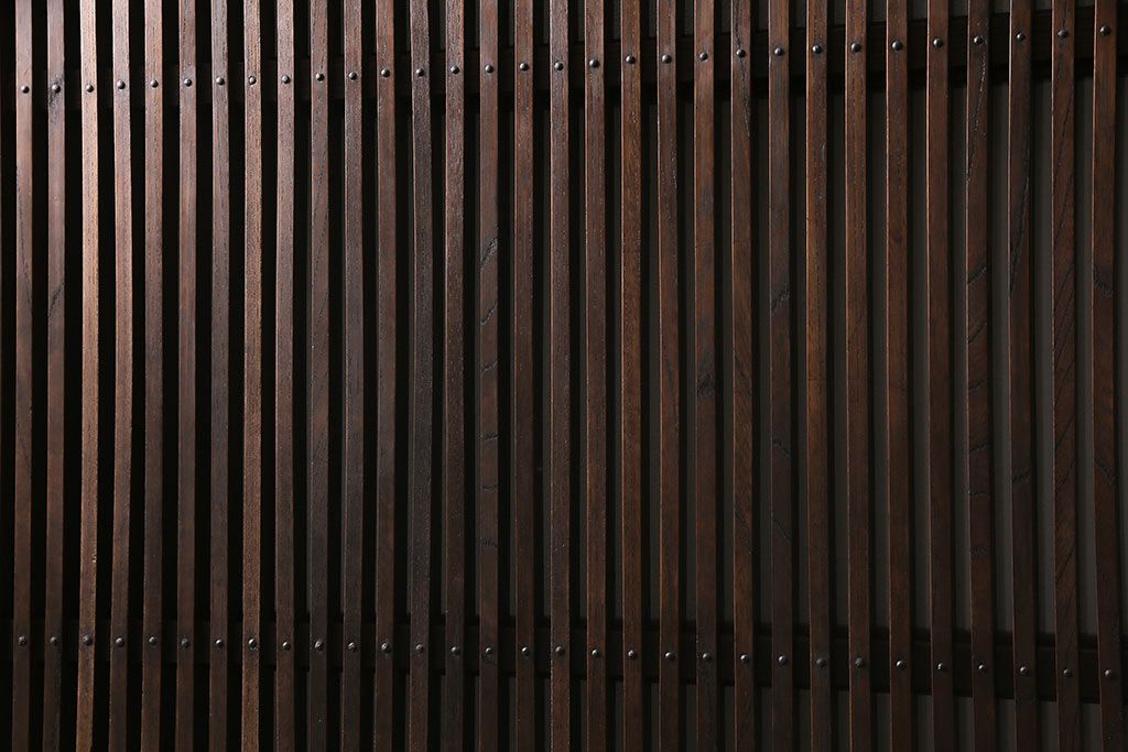 明治期の蔵戸をリペア&カスタム!可動部の調整。木部の補修。格子裏に強化ガラスを組み入れ。(玄関戸、引き戸、建具)