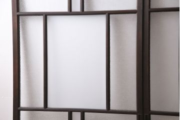 昭和初期のガラス戸2枚をリペア&カスタム!設置場所に合わせてリサイズ。戸車を取り付け。濃い茶色で着色し仕上げ。(引き戸、建具)