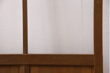 組子入りガラス戸をリペア&カスタム!設置場所に合わせてリサイズ。引手の移設。戸車を取り付け。1トーン落ち着いた色味に着色し仕上げ。(引き戸、建具)