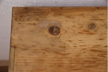 昭和中期の衣装箪笥の見た目を変えずに綺麗にリペア!クリーニングと可動部の調整。クリアワックス仕上げ。(ローチェスト、収納箪笥、引き出し)