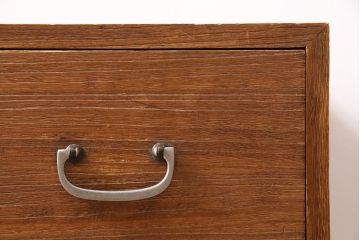 昭和中期の衣装箪笥の見た目を変えずに綺麗にリペア!クリーニングと可動部の調整。クリアワックス仕上げ。(ローチェスト、収納箪笥、引き出し)