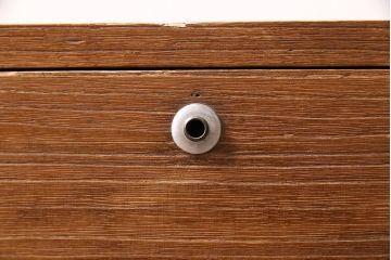 昭和中期の衣装箪笥の見た目を変えずに綺麗にリペア!クリーニングと可動部の調整。クリアワックス仕上げ。(ローチェスト、収納箪笥、引き出し)