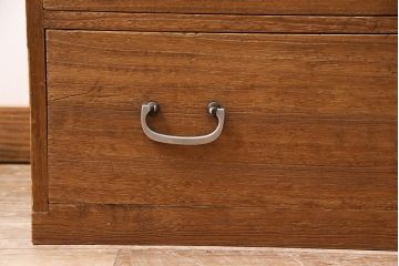 昭和中期の衣装箪笥の見た目を変えずに綺麗にリペア!クリーニングと可動部の調整。クリアワックス仕上げ。(ローチェスト、収納箪笥、引き出し)