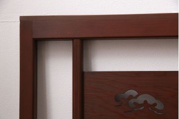 御簾戸4枚をリペア&カスタム!上下に分割し8枚にリメイク。引き手を取り付け。すだれ以外の部分を赤味がかった茶色で着色し仕上げ。(建具、簾戸、簀戸、葭戸、夏戸、すど)