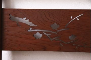 御簾戸4枚をリペア&カスタム!上下に分割し8枚にリメイク。引き手を取り付け。すだれ以外の部分を赤味がかった茶色で着色し仕上げ。(建具、簾戸、簀戸、葭戸、夏戸、すど)