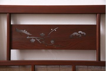 御簾戸4枚をリペア&カスタム!上下に分割し8枚にリメイク。引き手を取り付け。すだれ以外の部分を赤味がかった茶色で着色し仕上げ。(建具、簾戸、簀戸、葭戸、夏戸、すど)