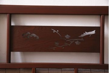 御簾戸4枚をリペア&カスタム!上下に分割し8枚にリメイク。引き手を取り付け。すだれ以外の部分を赤味がかった茶色で着色し仕上げ。(建具、簾戸、簀戸、葭戸、夏戸、すど)